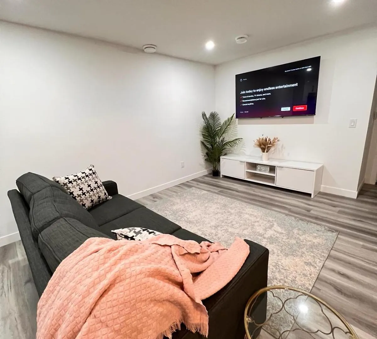 Apartamento Cozy Corner - 1 bedroom suite - 15 mins from airport YYC