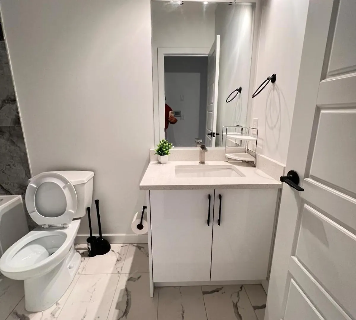 Cozy Corner - 1 bedroom suite - 15 mins from airport YYC Apartamento