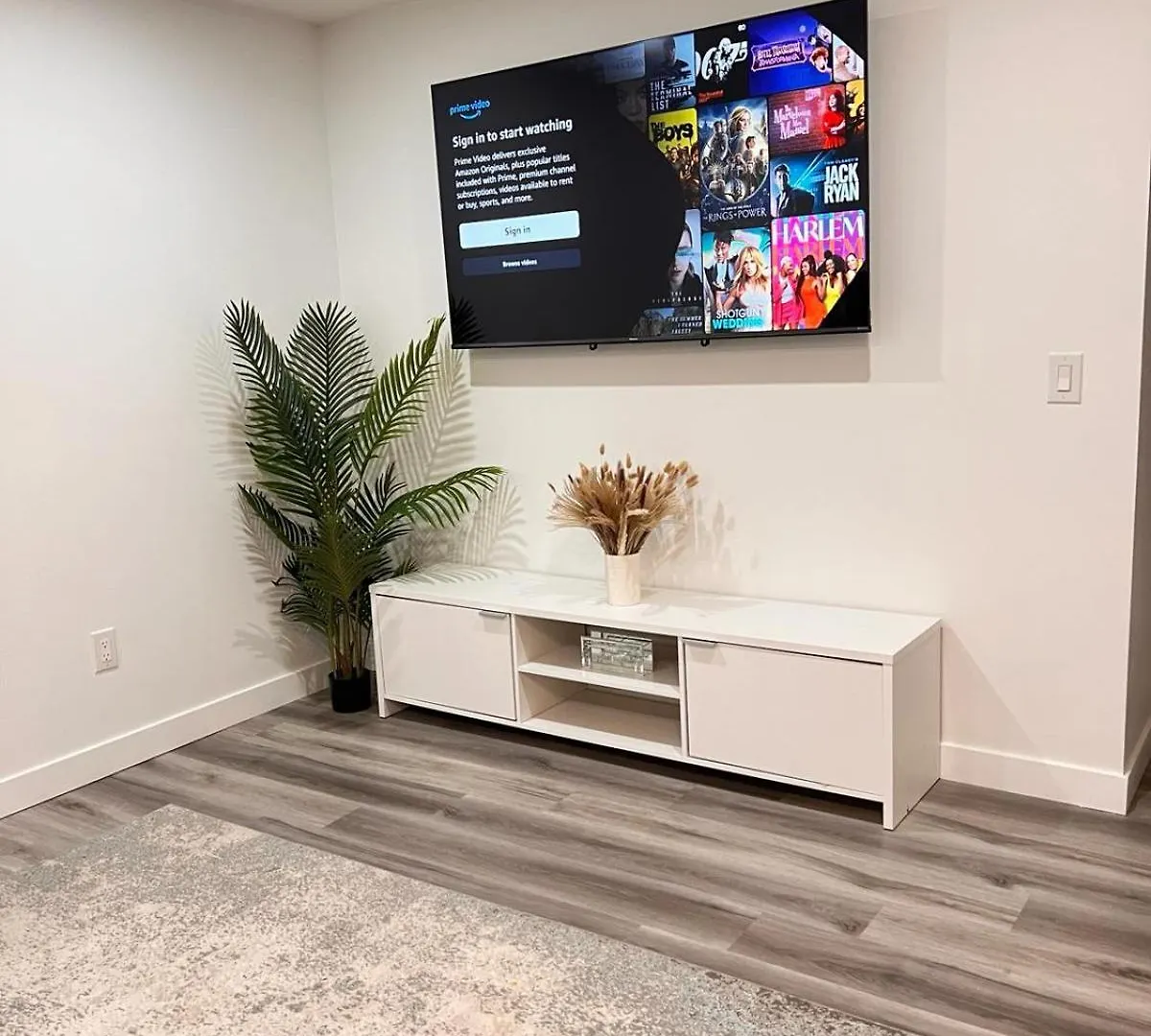 Cozy Corner - 1 bedroom suite - 15 mins from airport YYC 0*,  Canadá