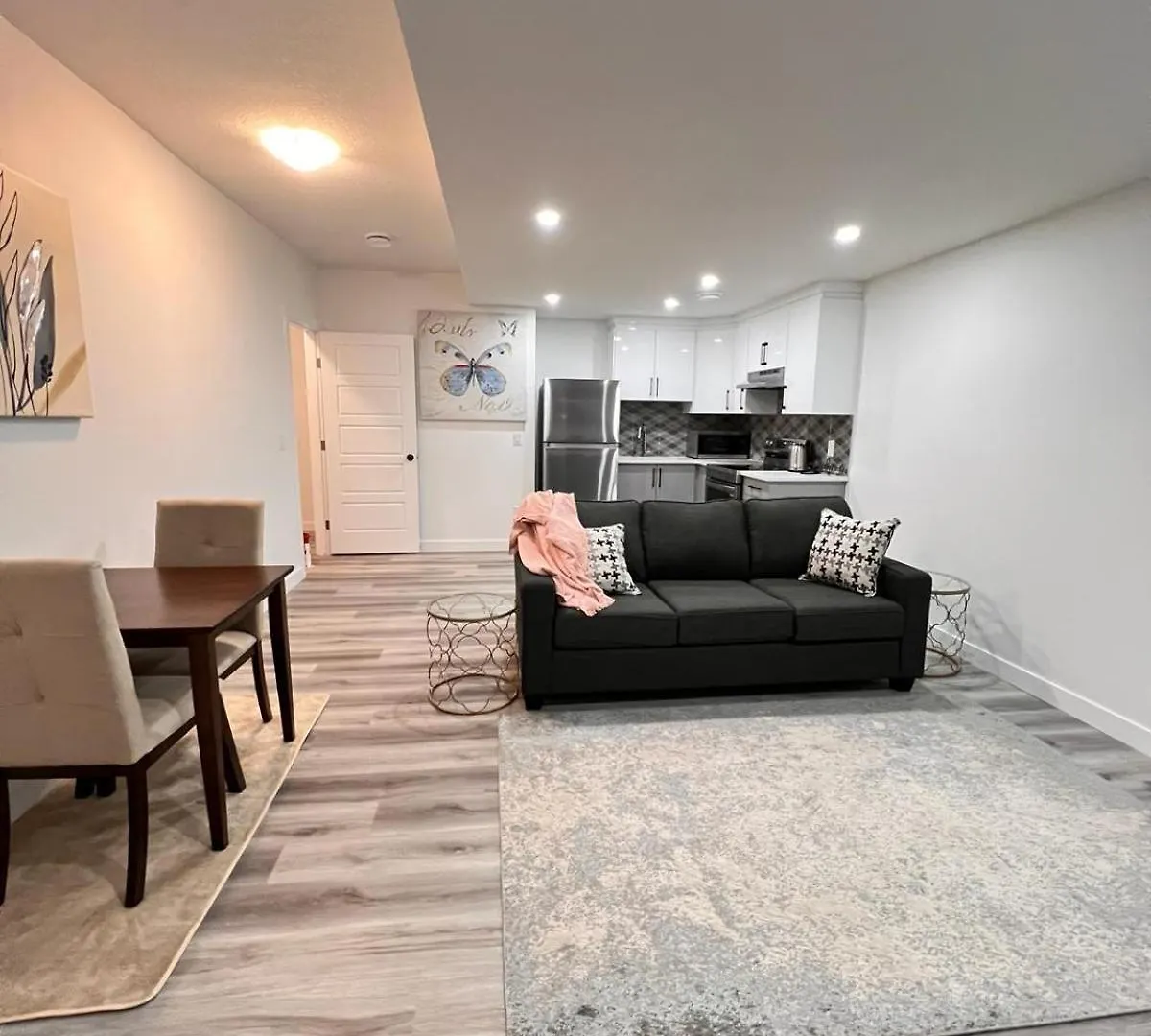 Cozy Corner - 1 Bedroom Suite - 15 Mins From Airport location
