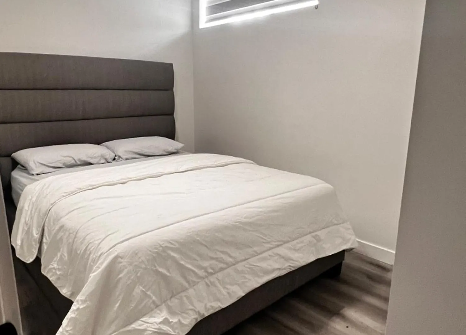 Cozy Corner - 1 bedroom suite - 15 mins from airport YYC Kanada
